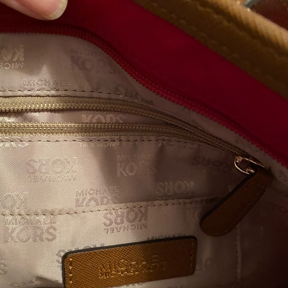 - Michael Kors Handbag  Red nylon/leather - Picture 2 of 5